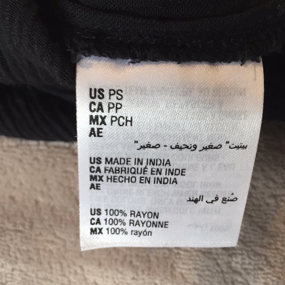 INC Crinkled Black  top with Grommet & tie opening. - Picture 8 of 8